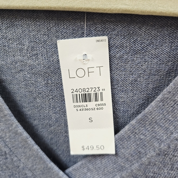 LOFT Sweater - Picture 5 of 6